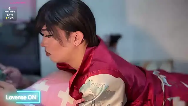 desirable_miya webcam