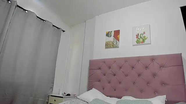 ethanblackwoodd (M young) - I use my tail while I stretch