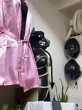 MiaWhiteBunny webcam