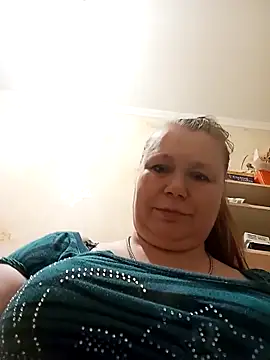 Webcam Model (KiraStanton)  is live.Free join now!