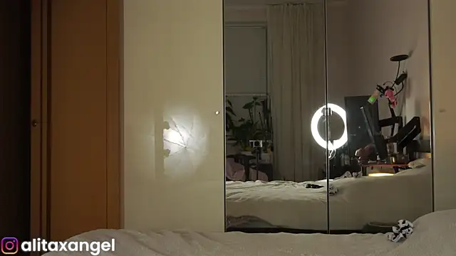 AlitaXAngelic webcam