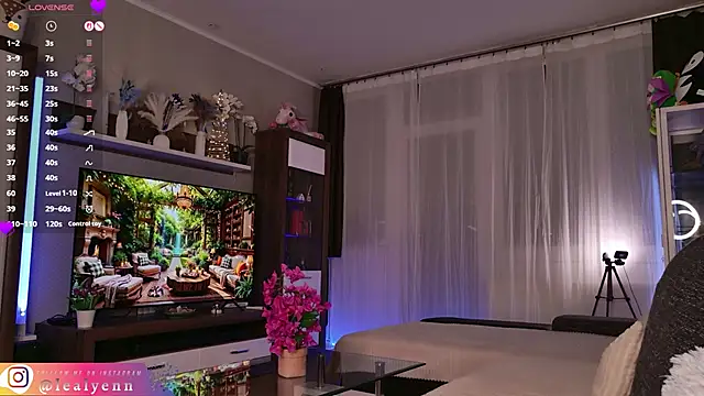 LeaLyenn webcam