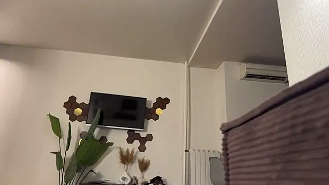 _liatris_ (G young) - rub pussy through panties