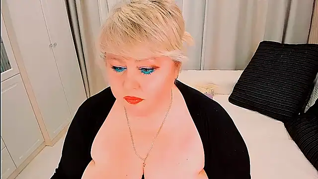 BIGTITSBBW webcam