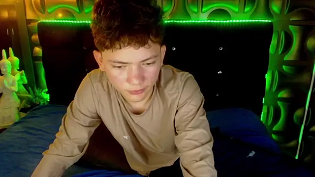 cruz_dante (M twink) - CUMING IN PUBLIC