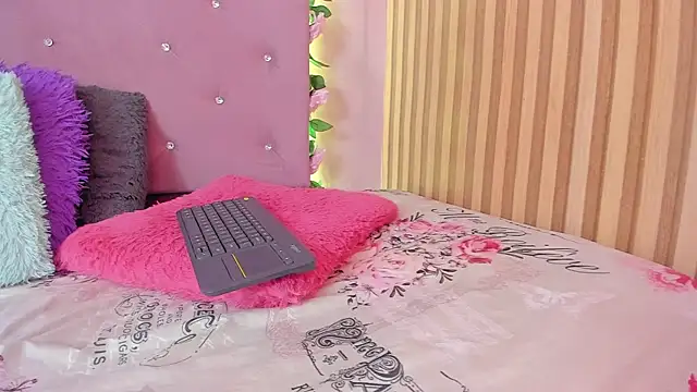 lovely__kiss__ webcam