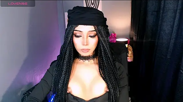 xUrGoddess_islaCumsAlotx webcam