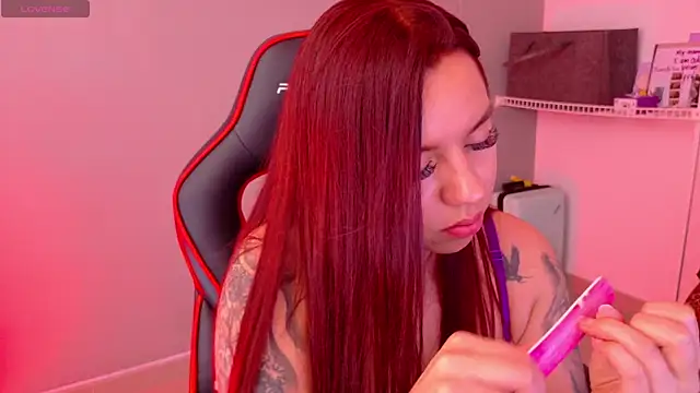 samantha_tattu webcam