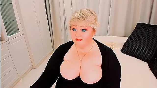 BIGTITSBBW webcam