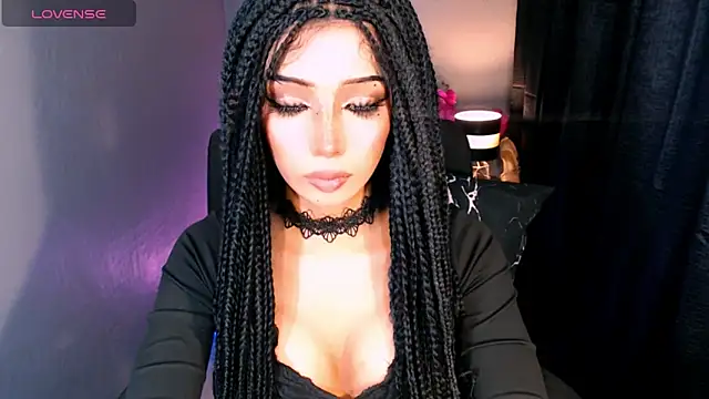 xUrGoddess_islaCumsAlotx webcam