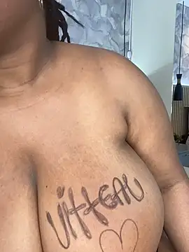 ainarajimenez (F young) - Ice on boobs + Writte your nickname over