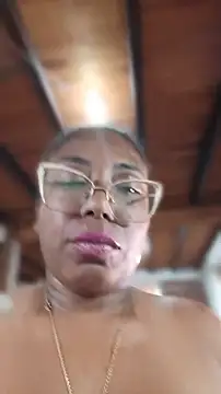 channeldelacroix (F milf) - OIL IN TITS