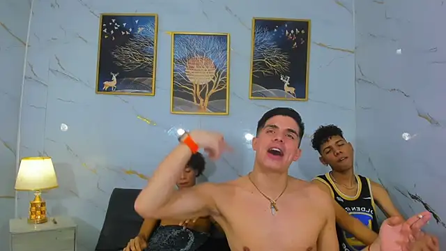Spicy_guys webcam