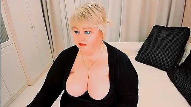 BIGTITSBBW webcam