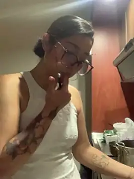 LilithMonette webcam