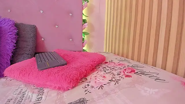 lovely__kiss__ webcam