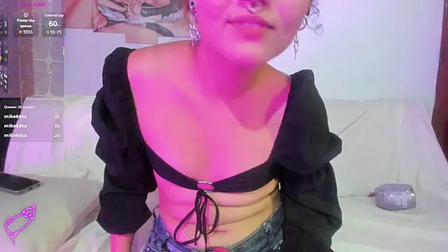 Nikki__uwu webcam