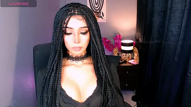 xUrGoddess_islaCumsAlotx webcam