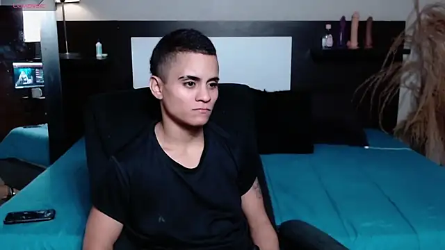 Liiamthompson webcam