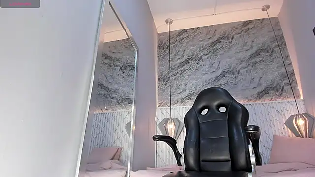 Esmeralda__18 webcam