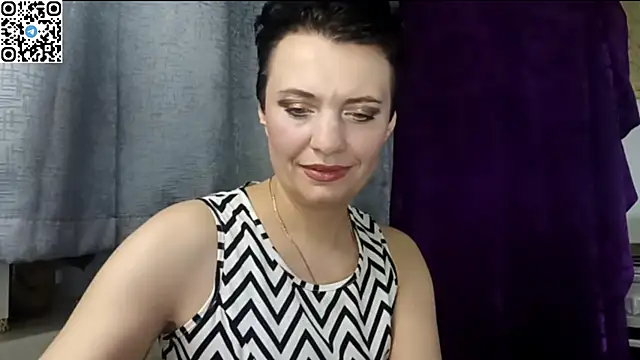 HotMamaQueen234 webcam