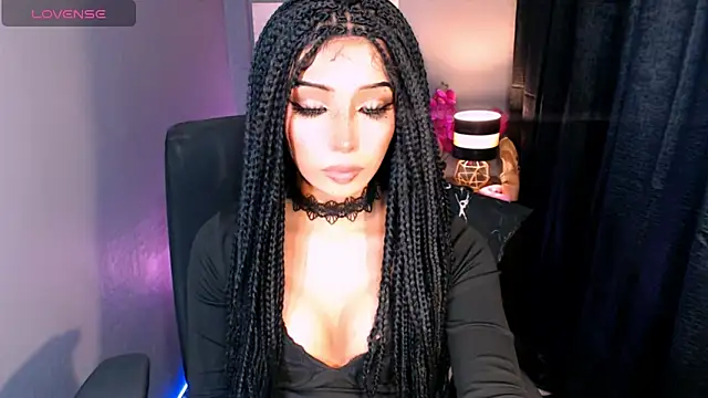 xUrGoddess_islaCumsAlotx webcam