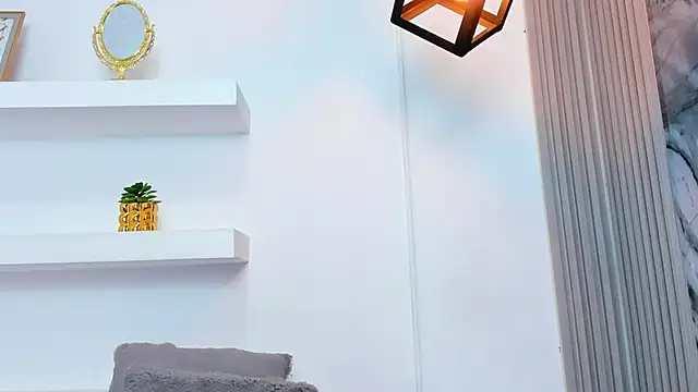 IsabellaMonet webcam