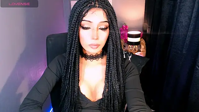 xUrGoddess_islaCumsAlotx webcam