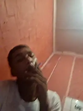 NaughtyGuy0071 webcam