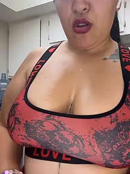 latina_curvy22