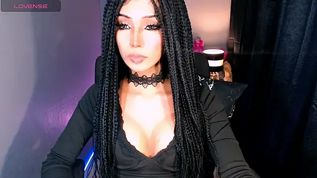 xUrGoddess_islaCumsAlotx webcam