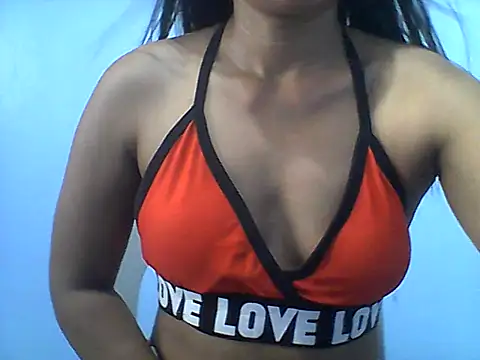 CreamyHotPussy4u webcam