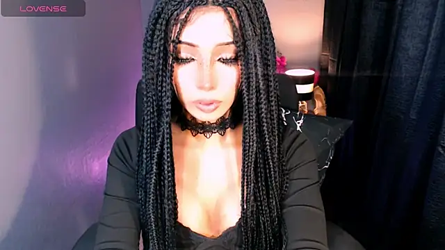 xUrGoddess_islaCumsAlotx webcam