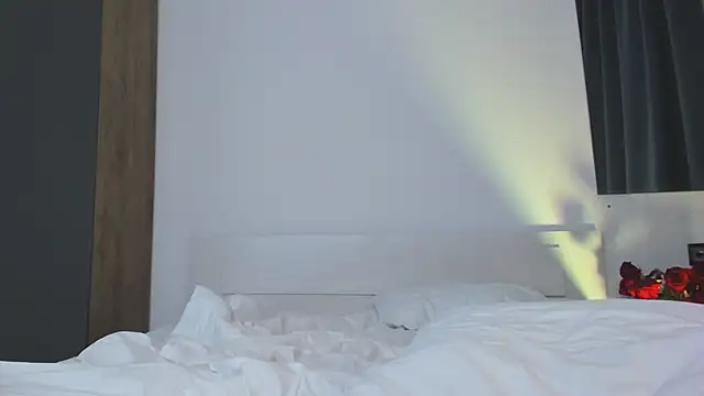 miakeler - MiaKeler's free webcam - UK Sex Cams