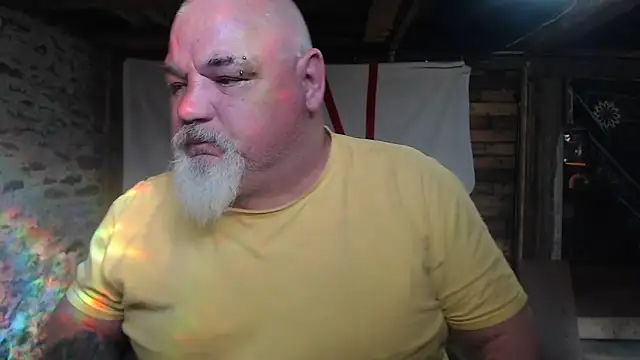 Newfiesausage1972 live sex cam