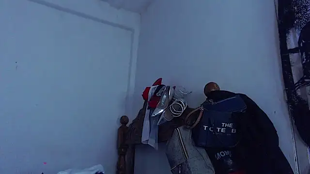 blondebitchlitle webcam