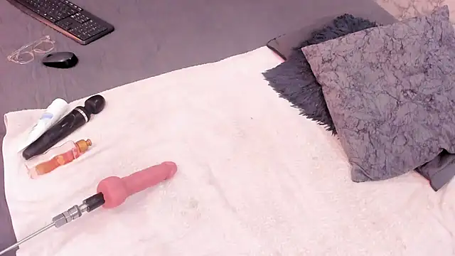 SASHA_BROWNIE__ webcam