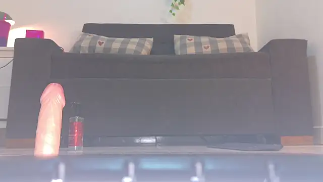 RiriiBrunette__ webcam