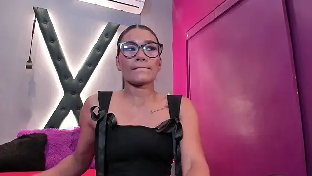 AtheneaBrownn webcam