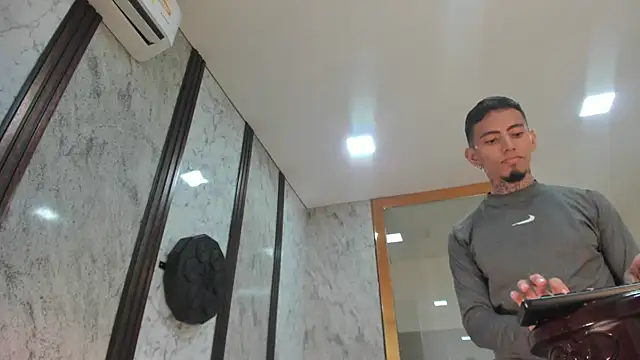 Alejo_strong24 webcam