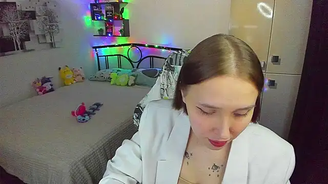 CrazyBitchInLace webcam