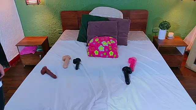 tinyy_whore18 webcam