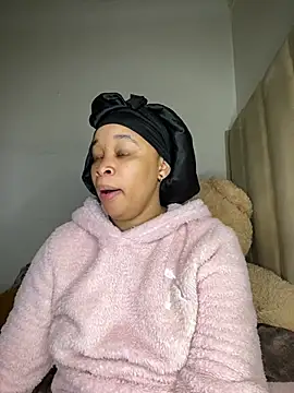 Webcam Model (Nisha_102)  is live.Free join now!