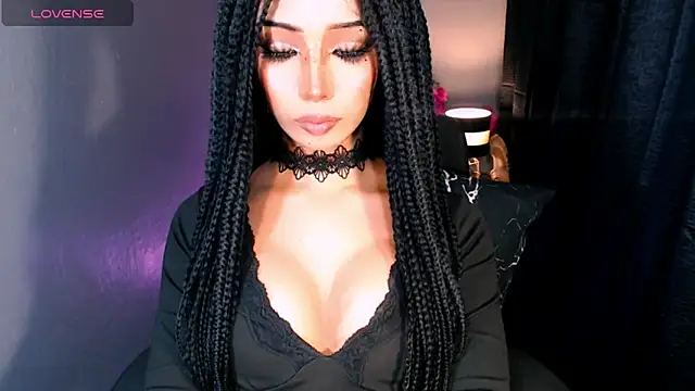 xUrGoddess_islaCumsAlotx webcam