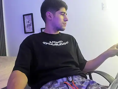 tommy_badboyy webcam