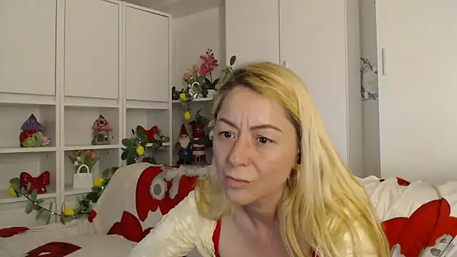 _karolynesyera_ live sex cam