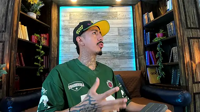 Donovan_Desmond webcam