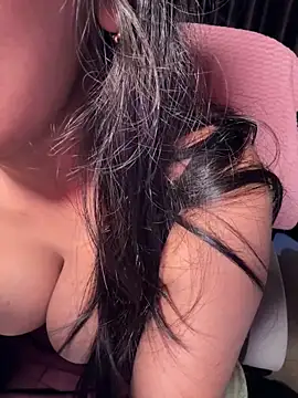 Webcam Model (Lucky_Flora)  is live.Free join now!