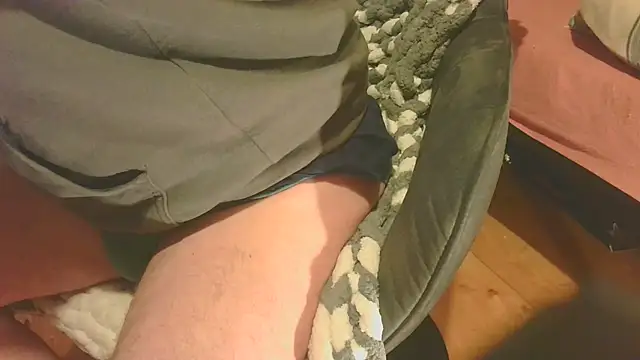 T0Yforeskin live sex cam