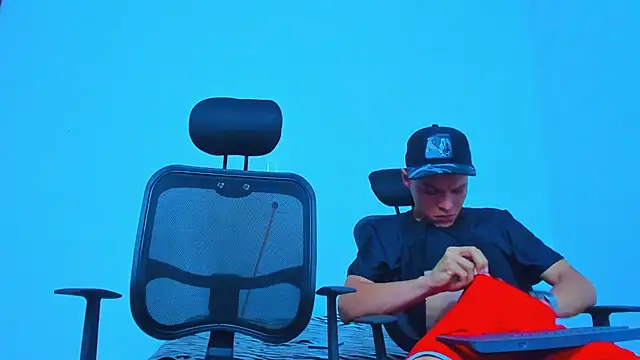 thomas-wil (G young) - suck dick and balls